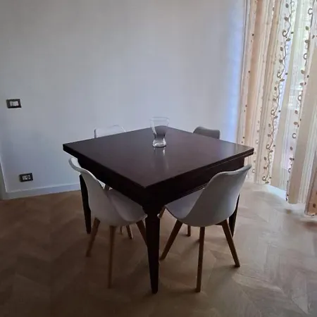 Bart House Apartment