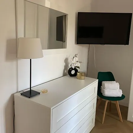 Bart House 公寓 *