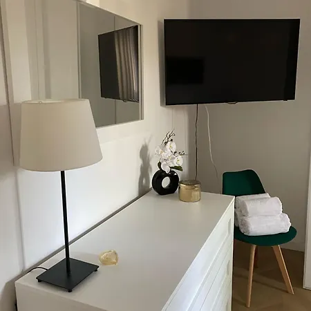Bart House 公寓 *